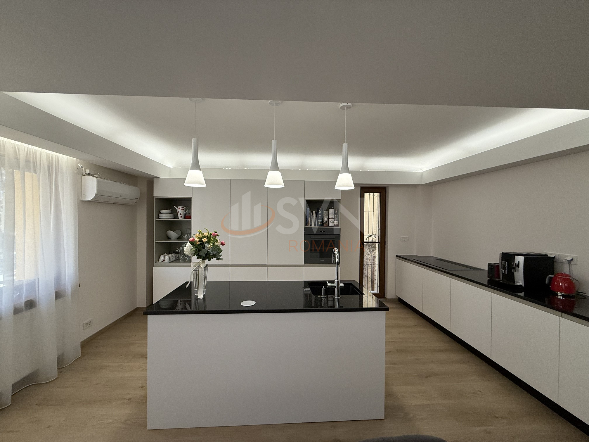 Apartament, 4 camere Bucuresti/Primaverii