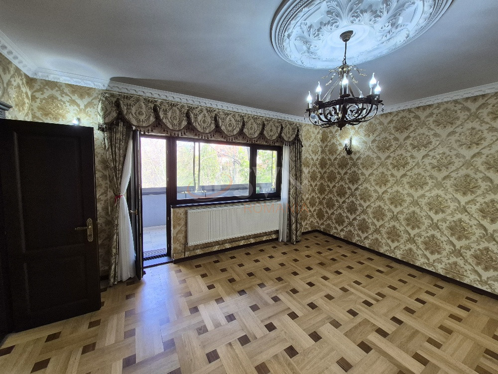 Apartament, 4 camere Bucuresti/Primaverii