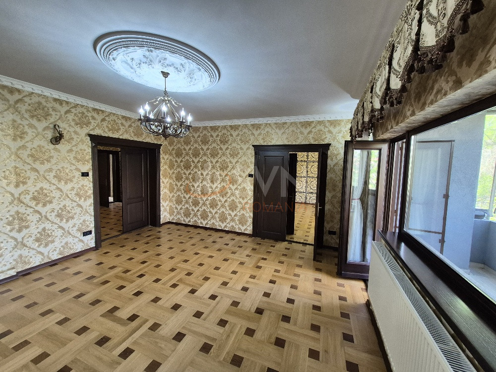 Apartament, 4 camere Bucuresti/Primaverii