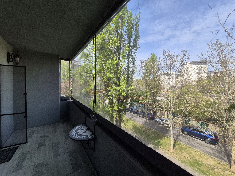 Apartament, 4 camere Bucuresti/Primaverii