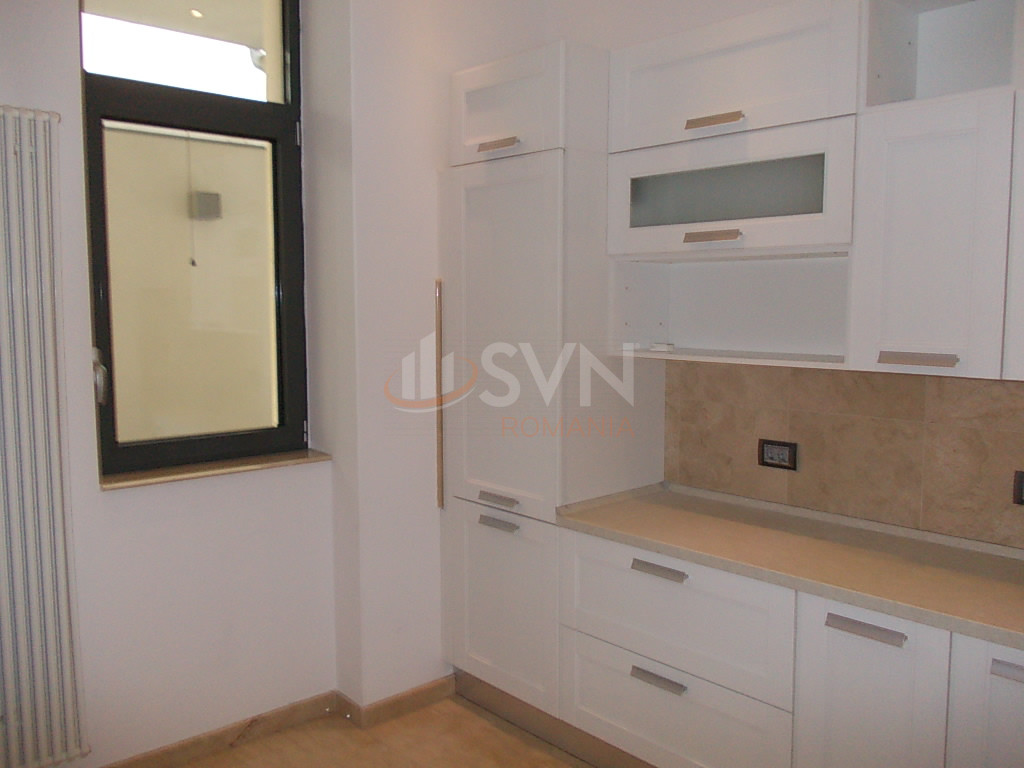 Apartament, 4 camere Bucuresti/Dacia