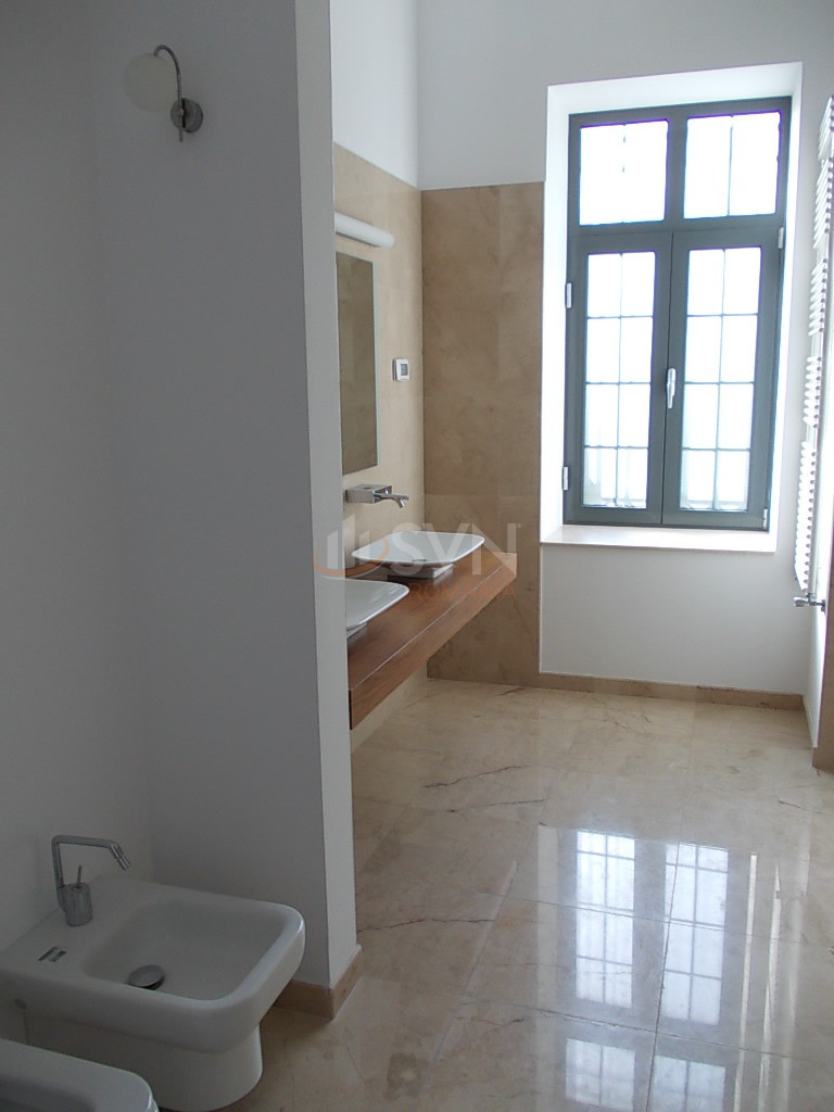 Apartament, 4 camere Bucuresti/Dacia