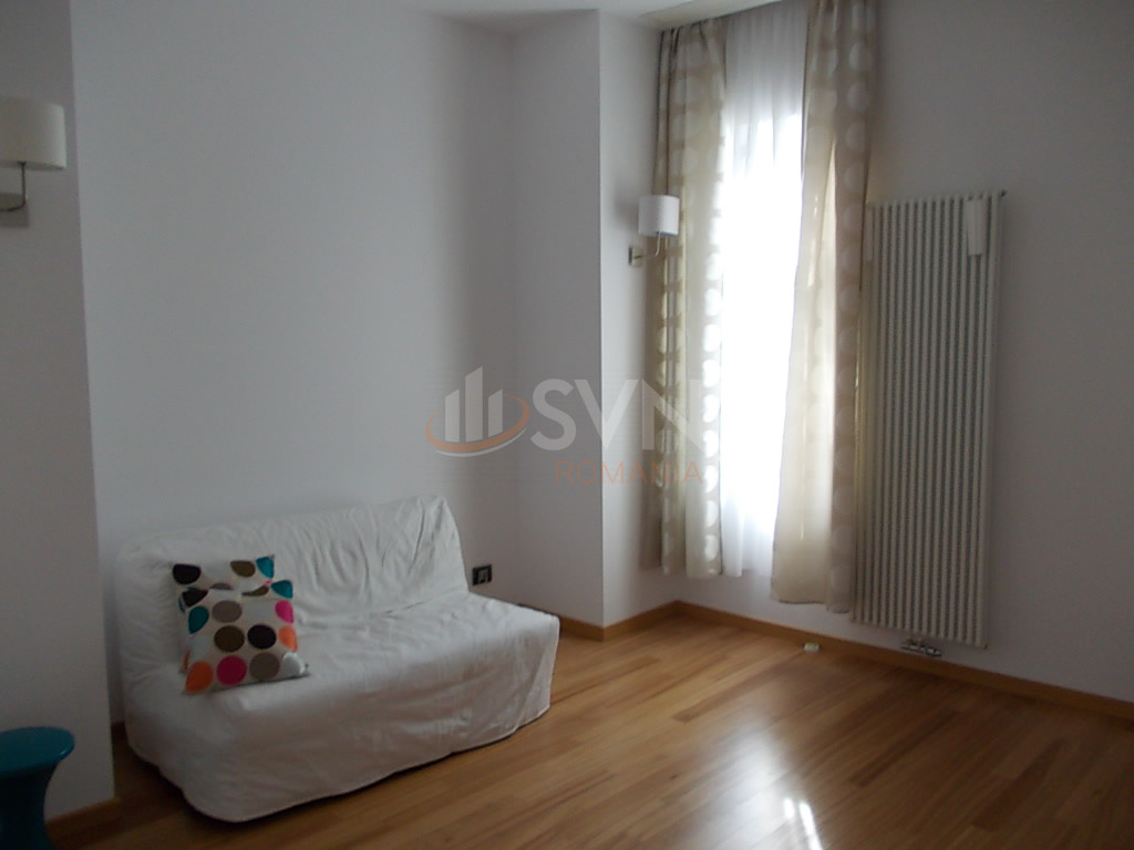Apartament, 4 camere Bucuresti/Dacia