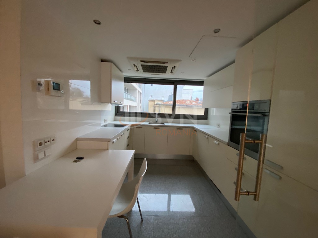 Apartament, 4 camere Bucuresti/Kiseleff