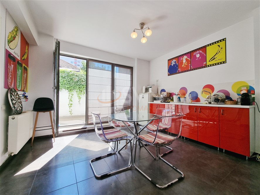 Apartament, 4 camere Bucuresti/Capitale