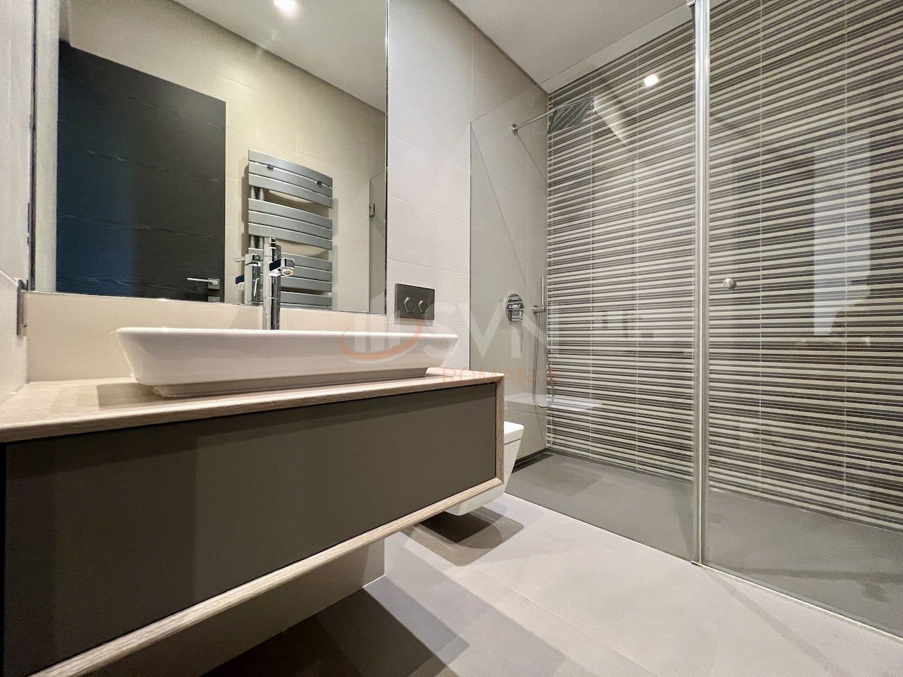 Apartament, 5 camere Bucuresti/Primaverii