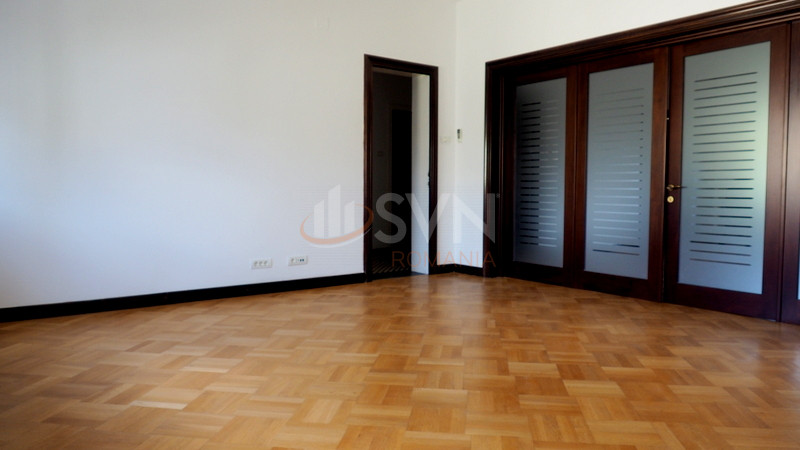 Apartament, 5 camere Bucuresti/Capitale