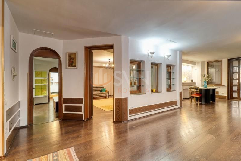 Apartament, 5 camere Bucuresti/1 Mai