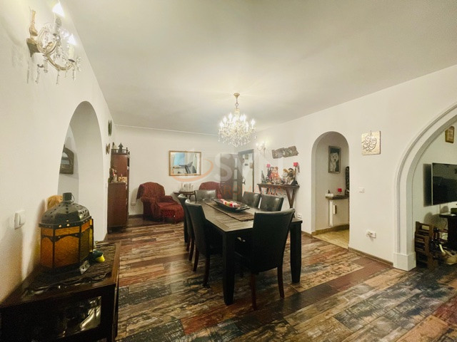 Apartament, 5 camere Bucuresti/Armeneasca