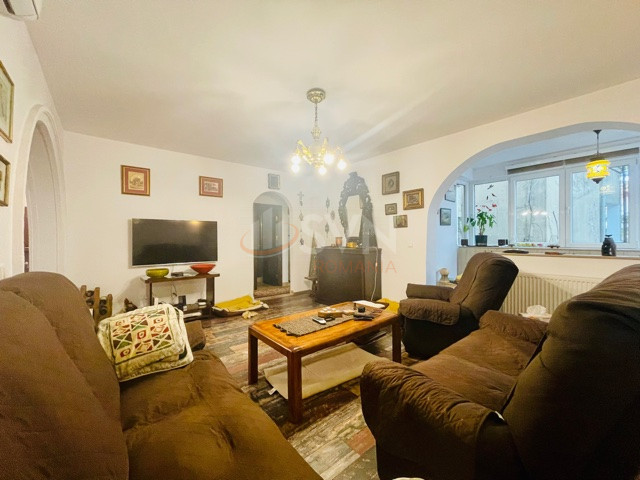 Apartament, 5 camere Bucuresti/Armeneasca