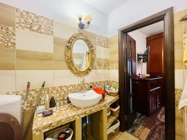 Apartament, 5 camere Bucuresti/Armeneasca