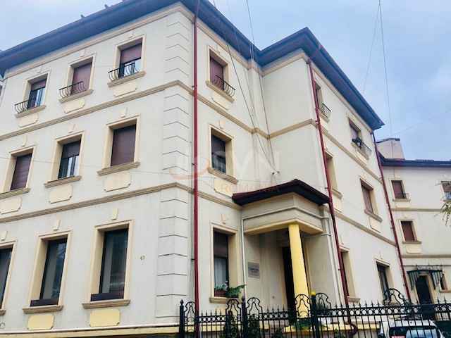 Apartament, 5 camere Bucuresti/Armeneasca