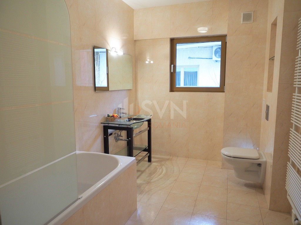 Apartament, 5 camere Bucuresti/Primaverii