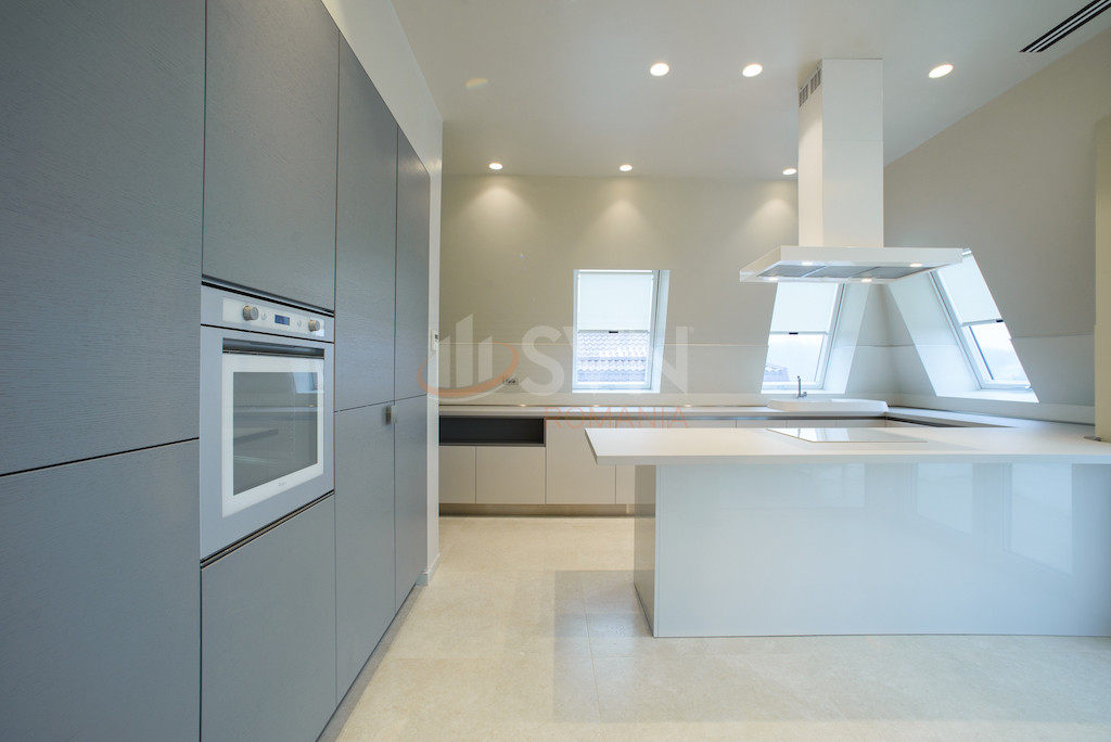 Apartament, 5 camere Bucuresti/Iancu Nicolae