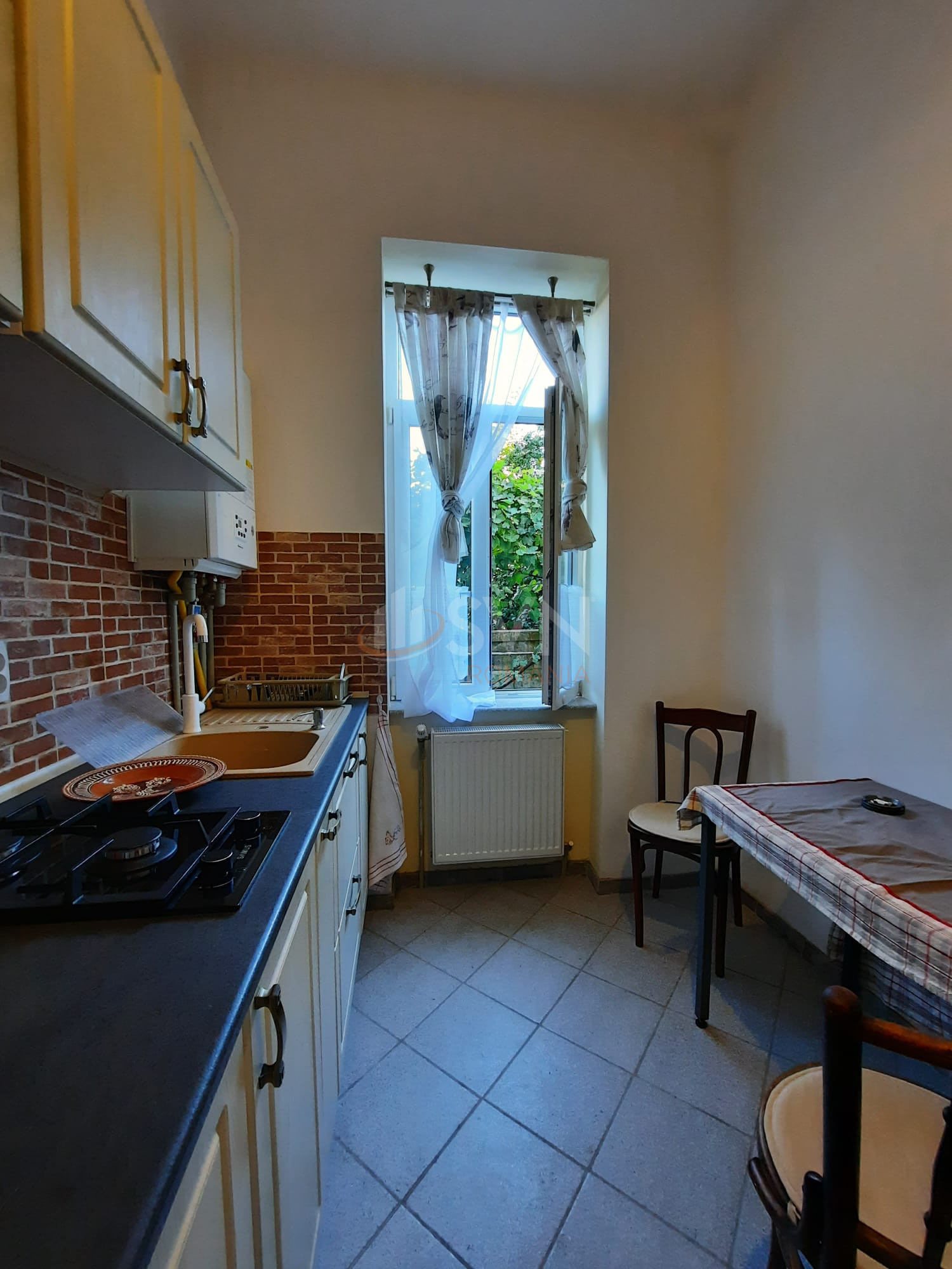 Apartament, 5 camere Bucuresti/Calea Calarasilor