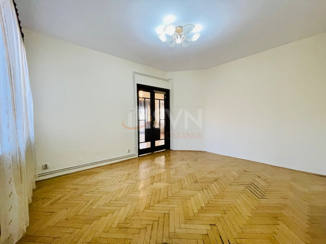 Apartament, 5 camere Bucuresti/Universitate (s1)