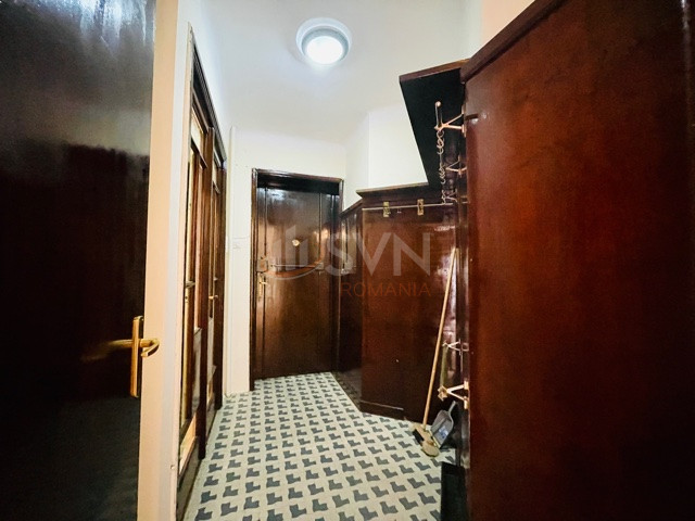 Apartament, 5 camere Bucuresti/Universitate (s1)