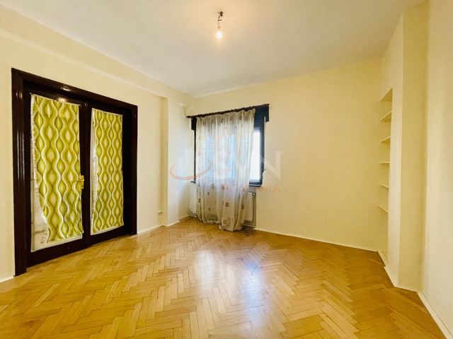 Apartament, 5 camere Bucuresti/Universitate (s1)