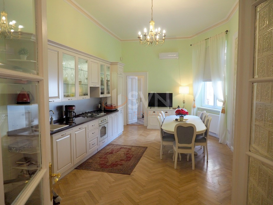 Apartament, 5 camere Bucuresti/Armeneasca