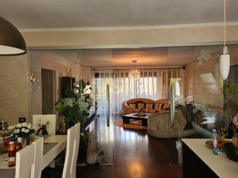 Apartament, 5 camere Bucuresti/Stefan Cel Mare