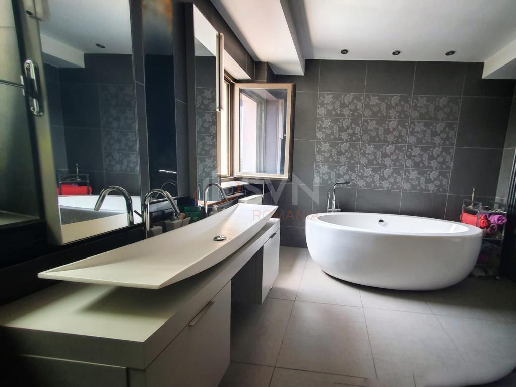 Apartament, 5 camere Bucuresti/Pache Protopopescu