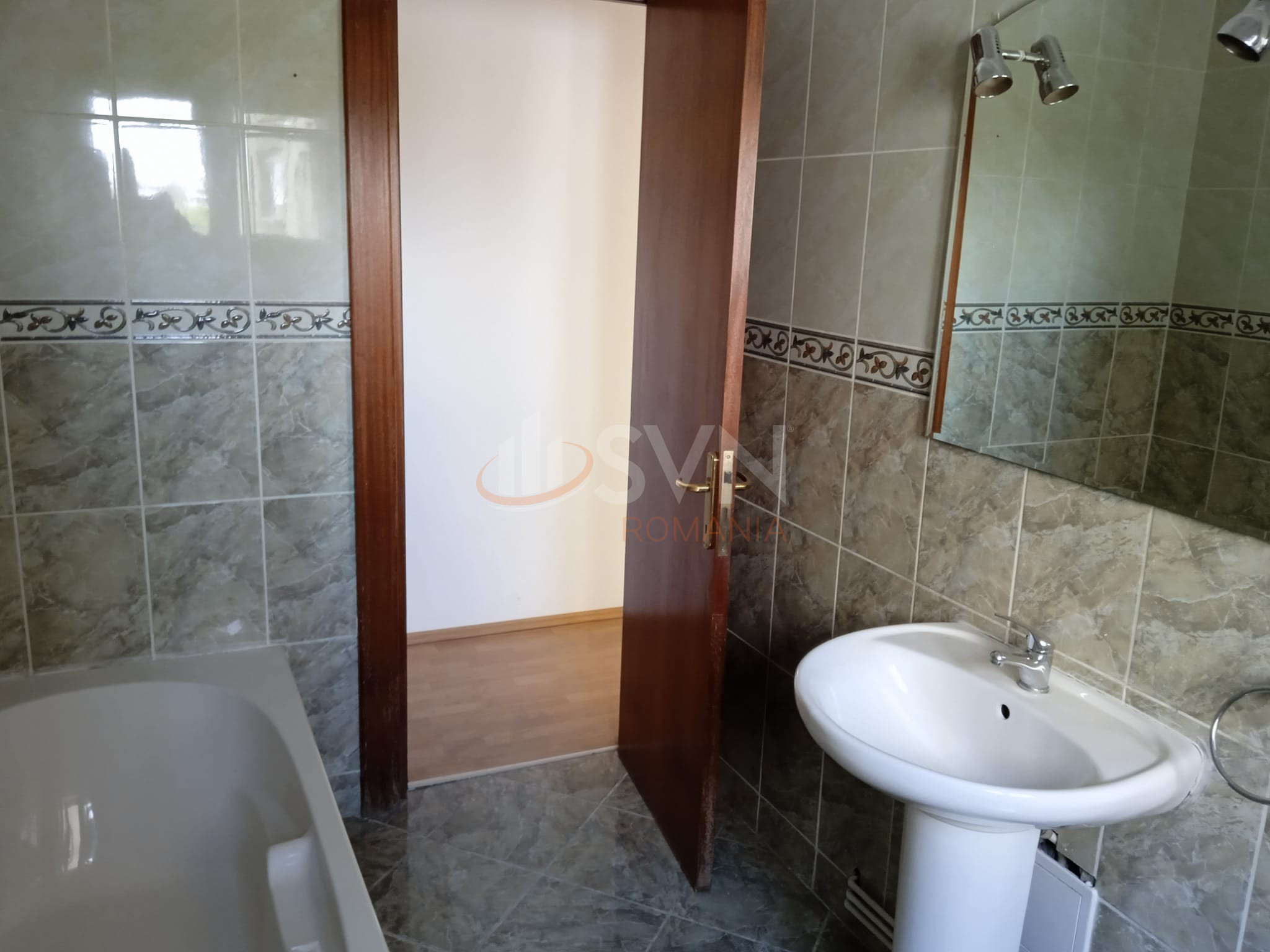 Apartament, 5 camere Bucuresti/Romana