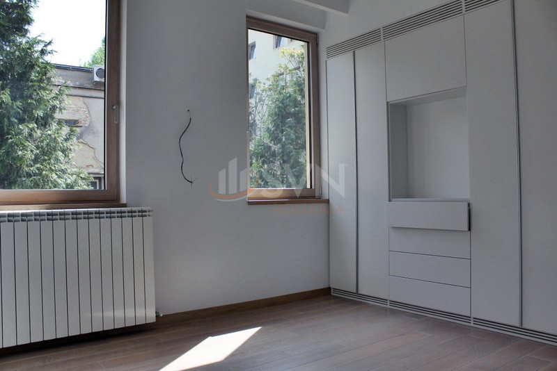 Apartament, 5 camere Bucuresti/Aviatorilor
