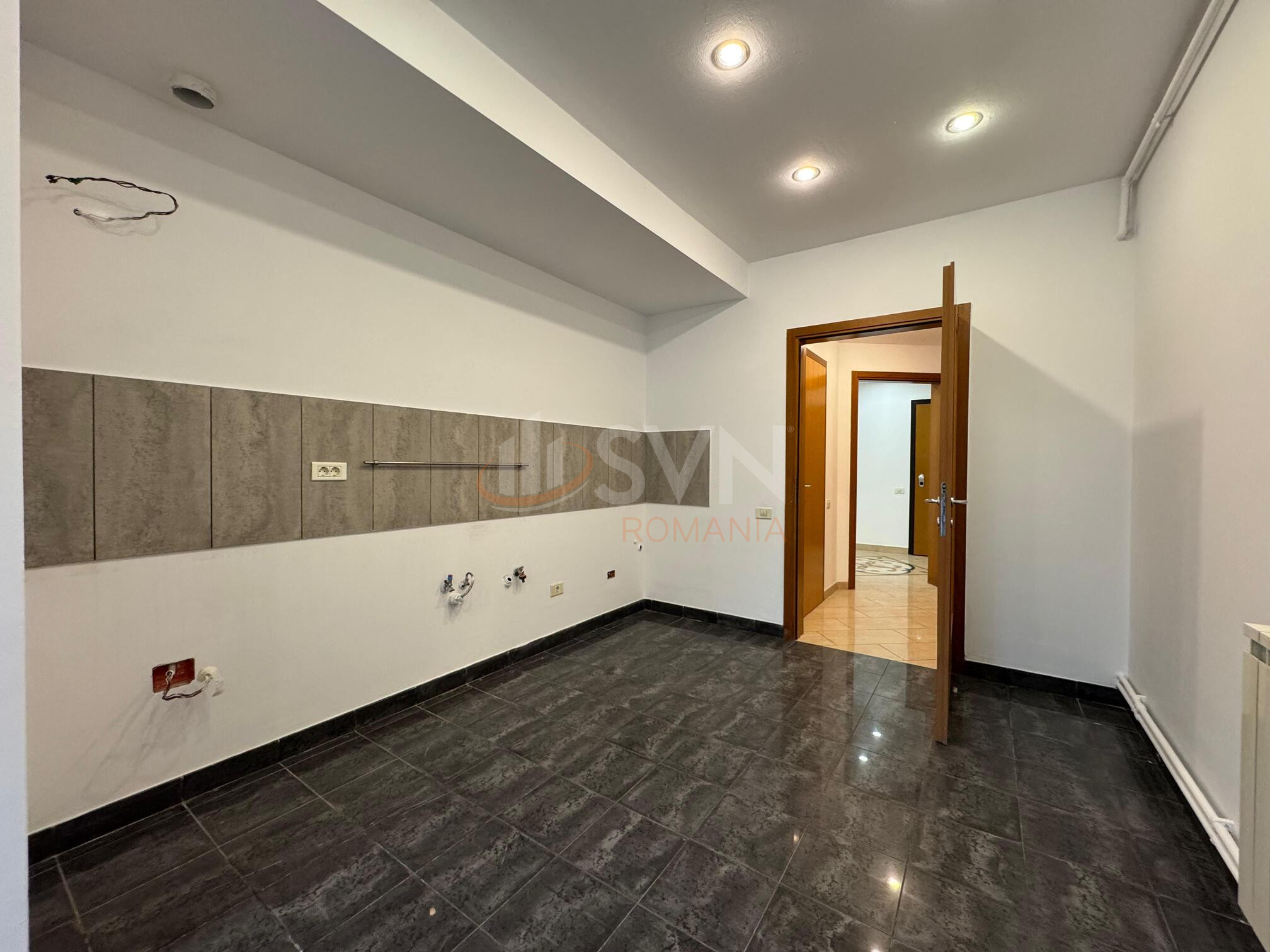 Apartament, 5 camere Bucuresti/Primaverii