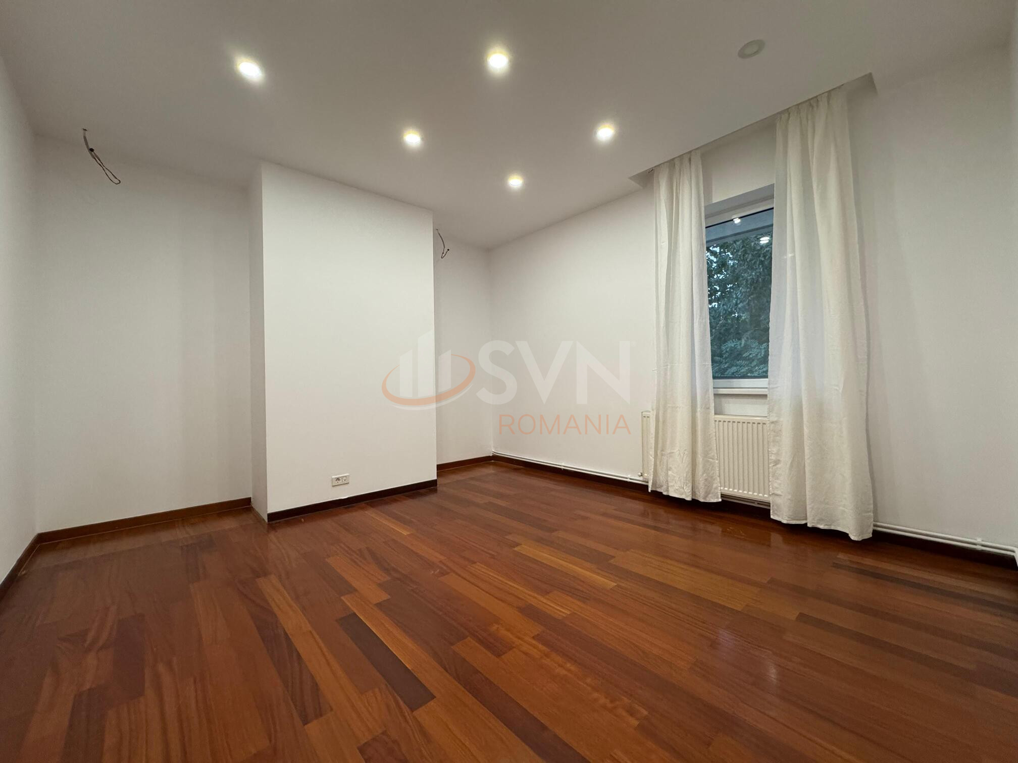 Apartament, 5 camere Bucuresti/Primaverii