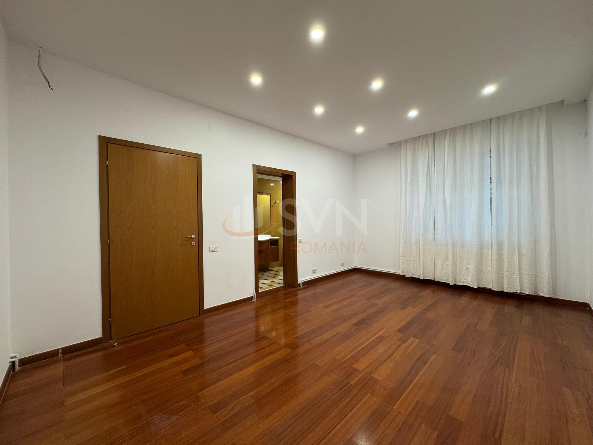 Apartament, 5 camere Bucuresti/Primaverii