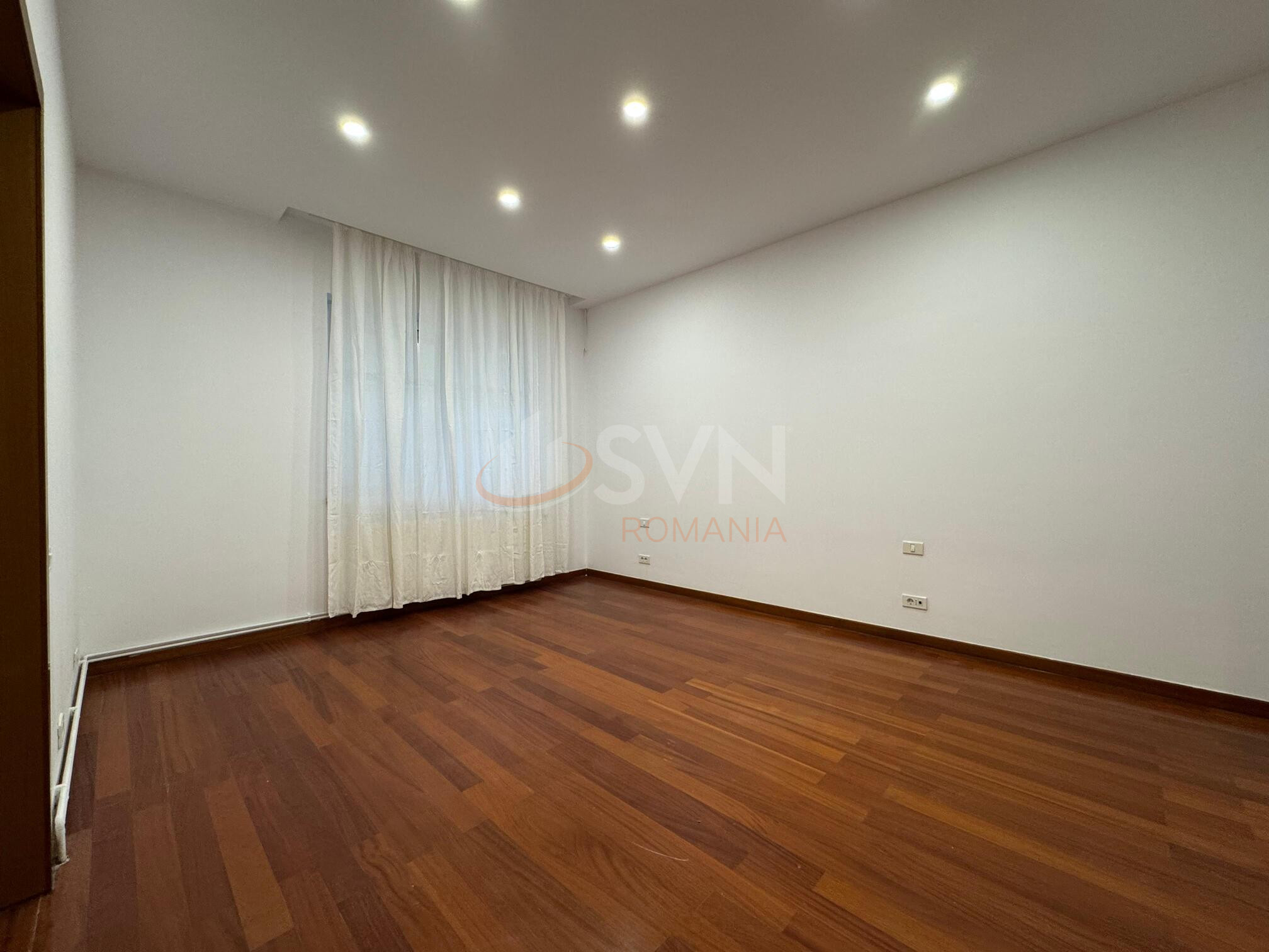 Apartament, 5 camere Bucuresti/Primaverii