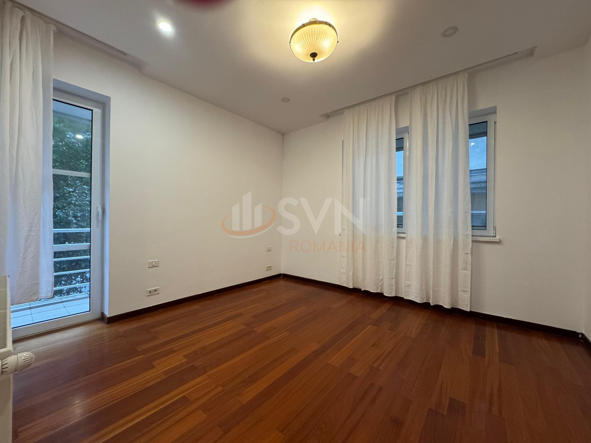 Apartament, 5 camere Bucuresti/Primaverii