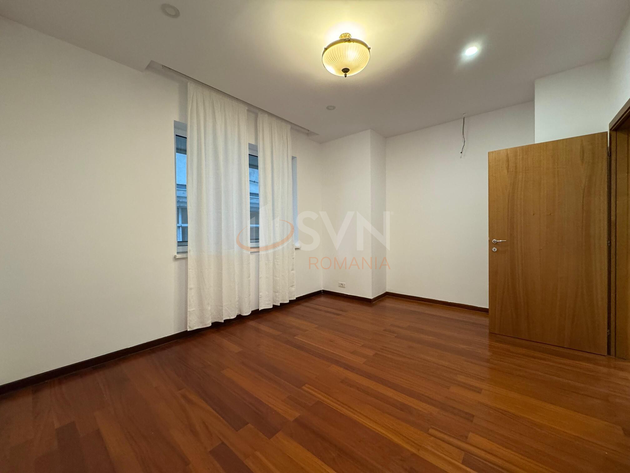 Apartament, 5 camere Bucuresti/Primaverii