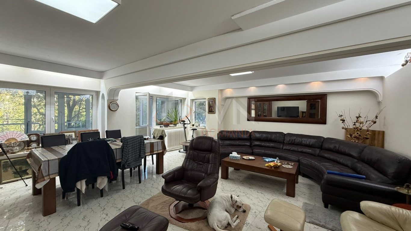 Apartament, 5 camere Bucuresti/Unirii