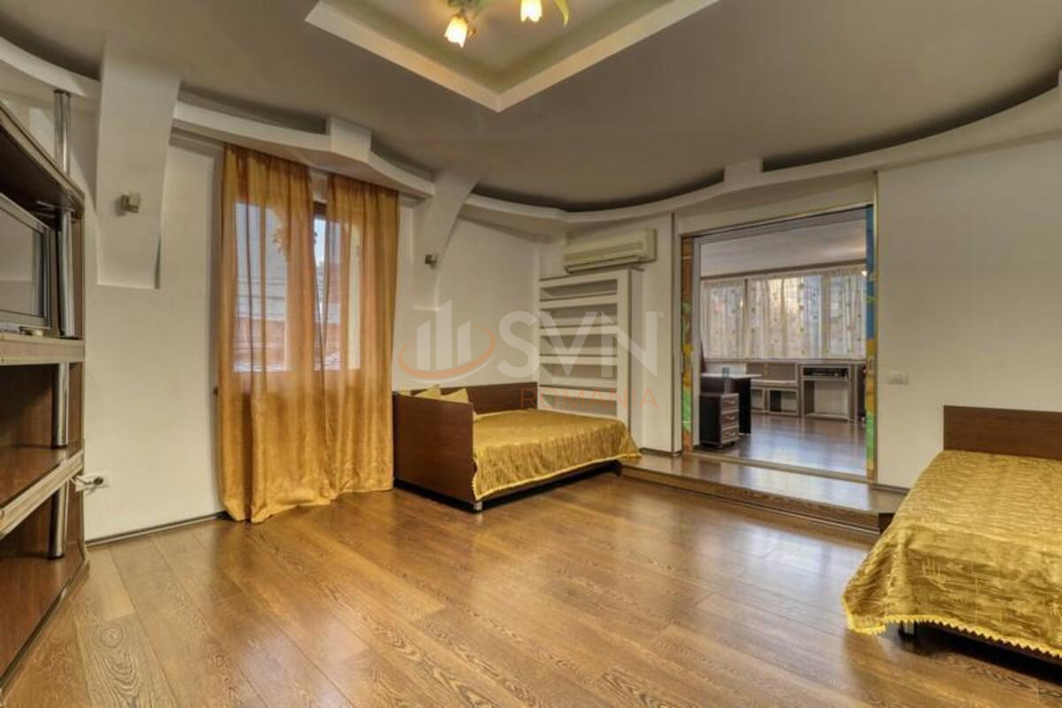 Apartament, 5 camere Bucuresti/1 Mai