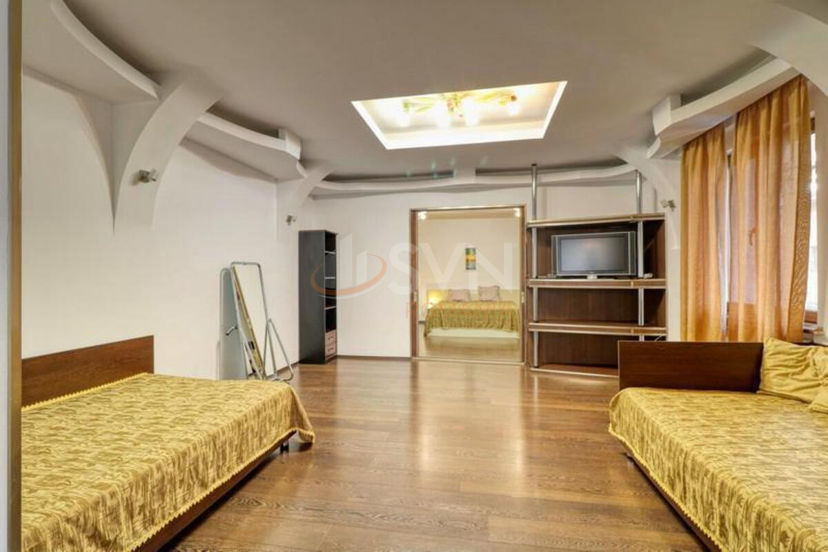 Apartament, 5 camere Bucuresti/1 Mai