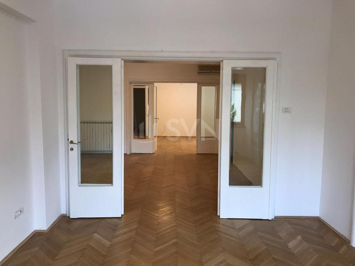 Apartament, 5 camere Bucuresti/P-ta Amzei