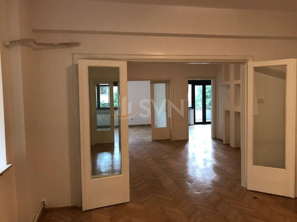 Apartament, 5 camere Bucuresti/P-ta Amzei