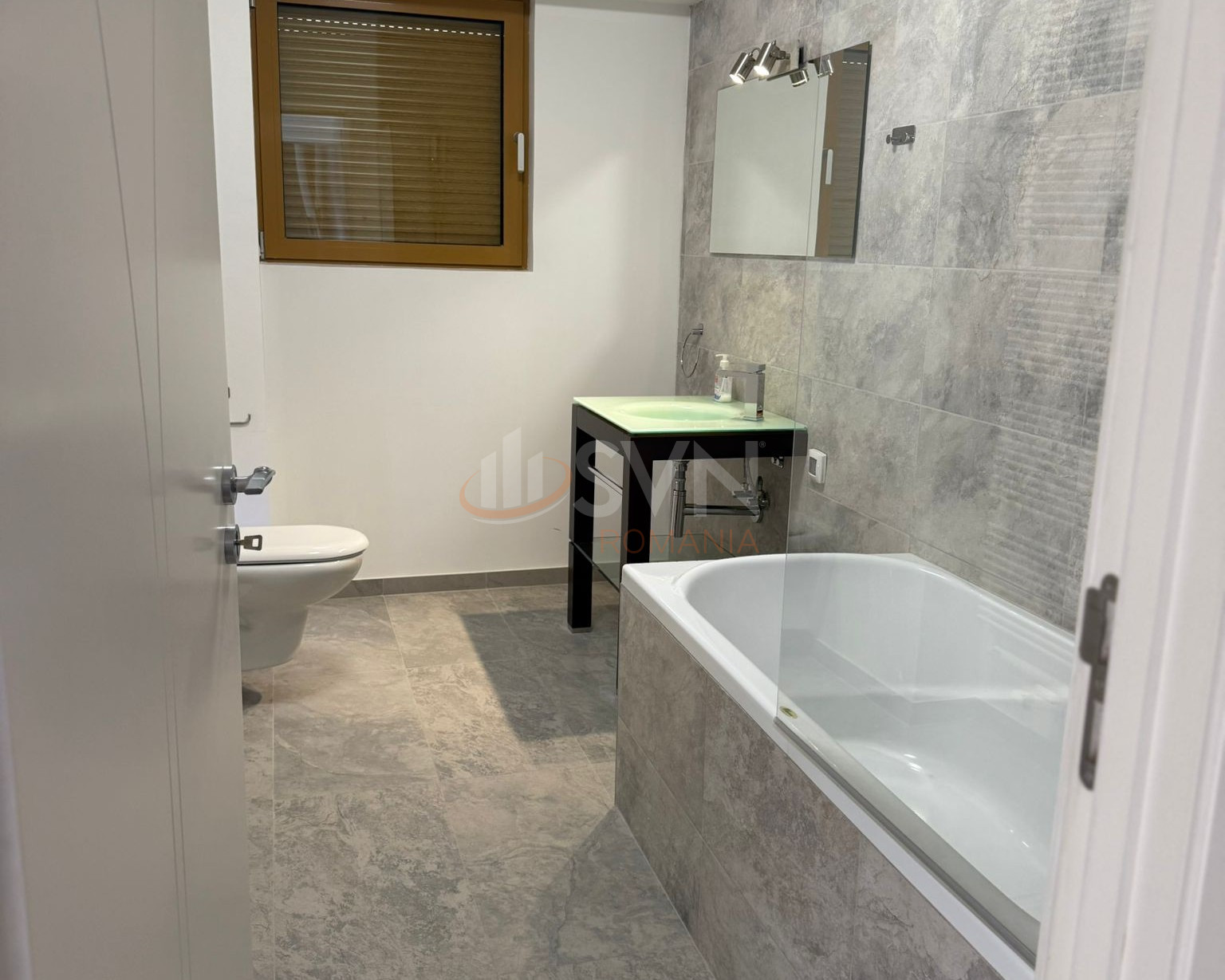 Apartament, 5 camere Bucuresti/Primaverii