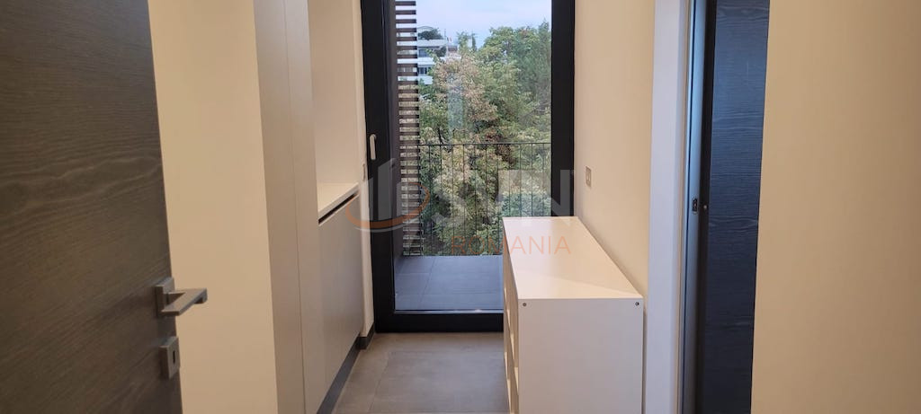 Apartament, 5 camere Bucuresti/Primaverii