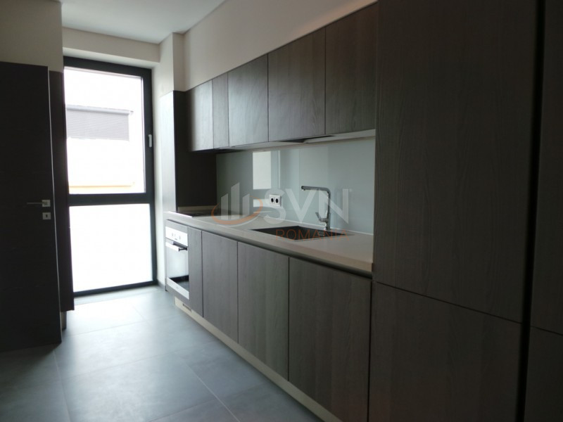 Apartament, 5 camere Bucuresti/Primaverii
