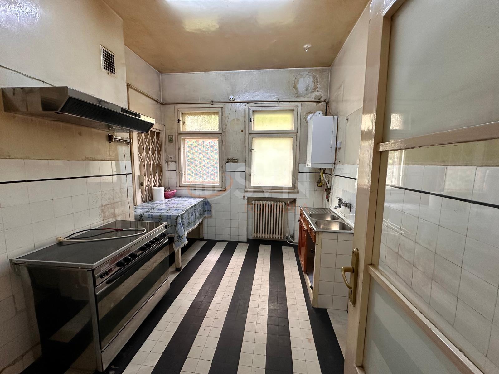 Apartament, 5 camere Bucuresti/Capitale