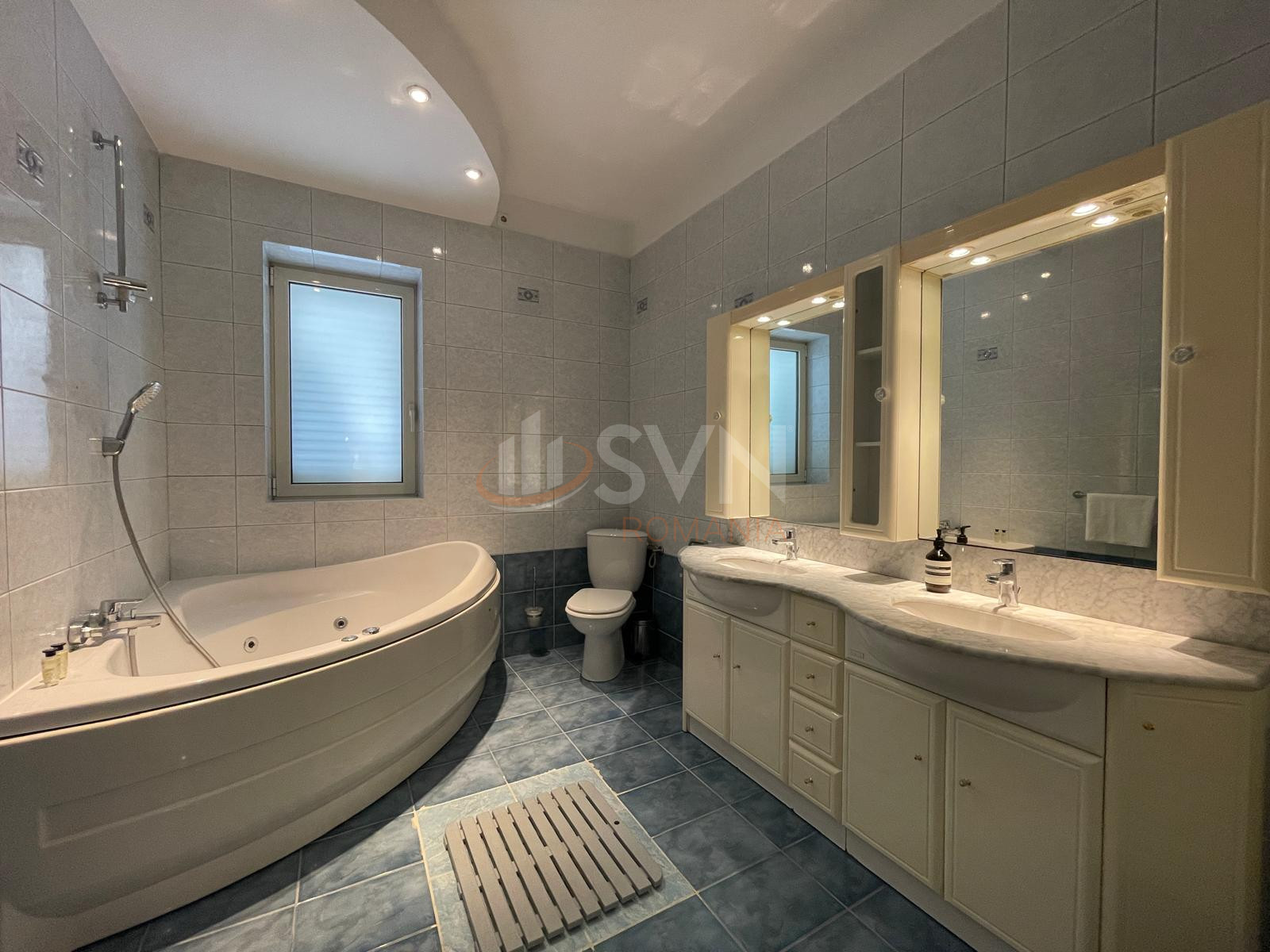 Apartament, 5 camere Bucuresti/Capitale