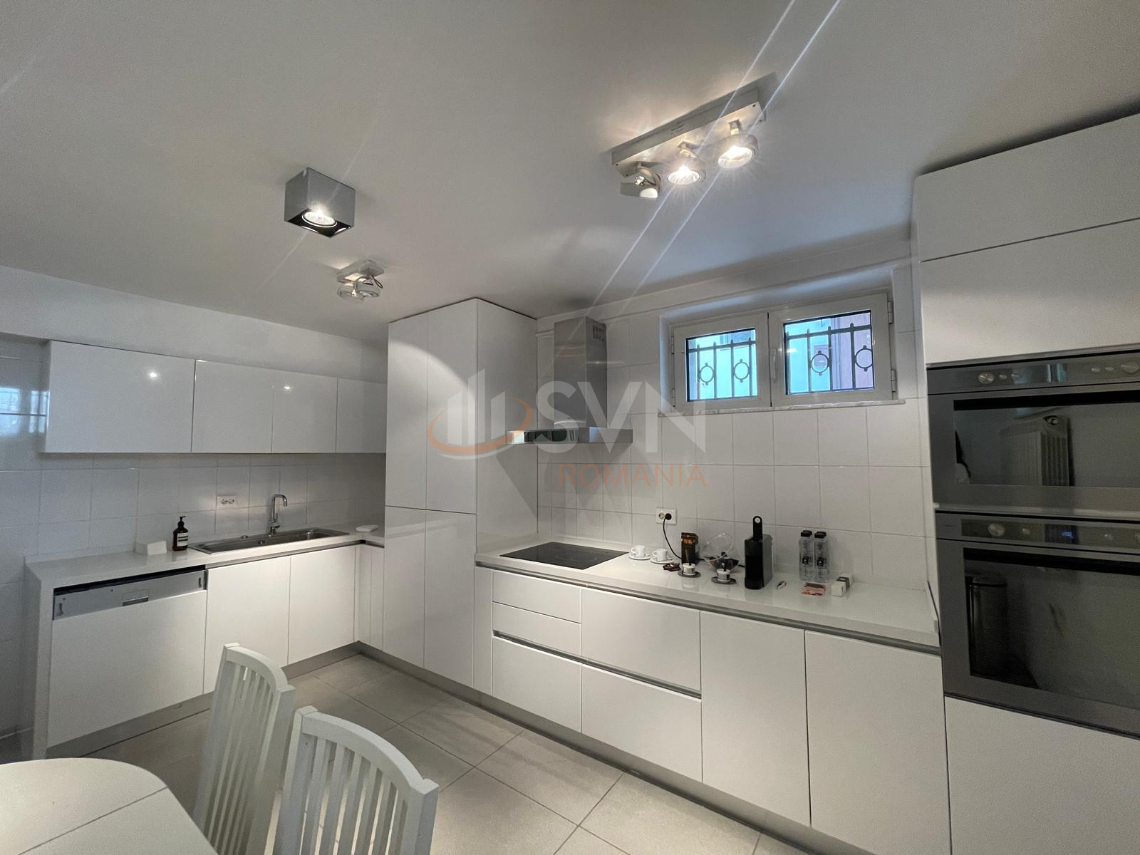 Apartament, 5 camere Bucuresti/Capitale