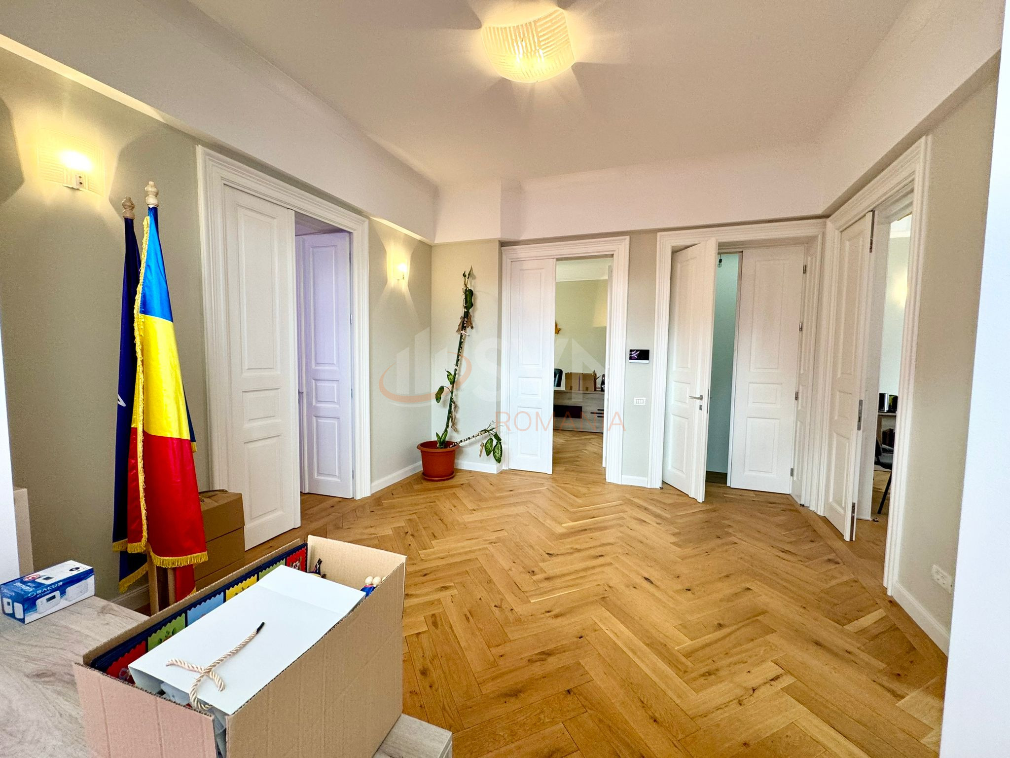 Apartament, 5 camere Bucuresti/Armeneasca