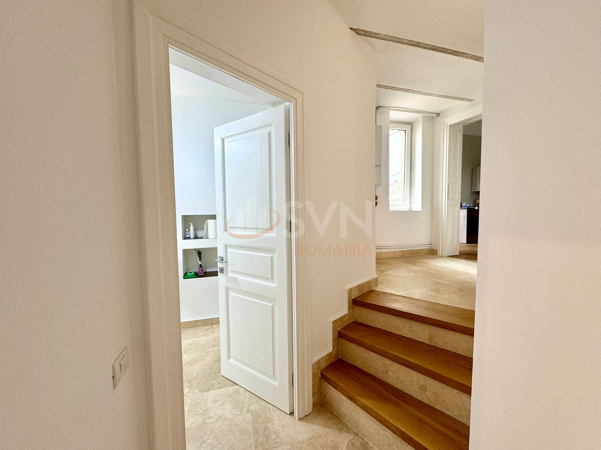 Apartament, 5 camere Bucuresti/Armeneasca