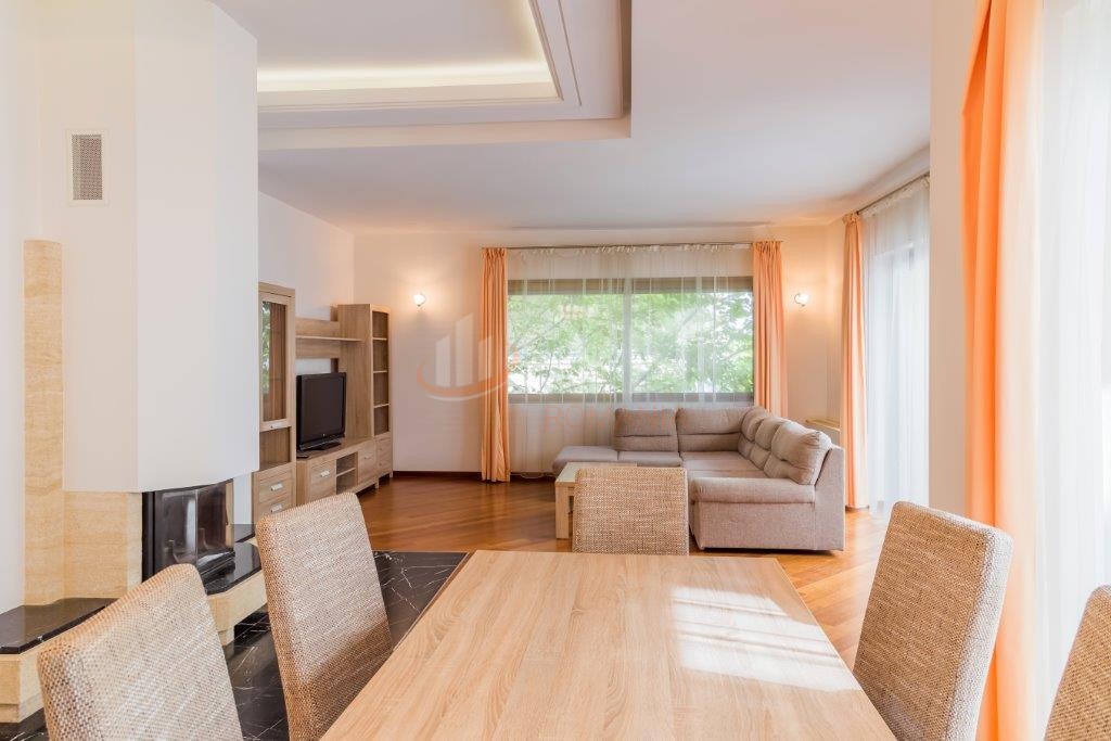 Apartament, 5 camere Bucuresti/Primaverii