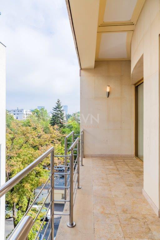 Apartament, 5 camere Bucuresti/Primaverii