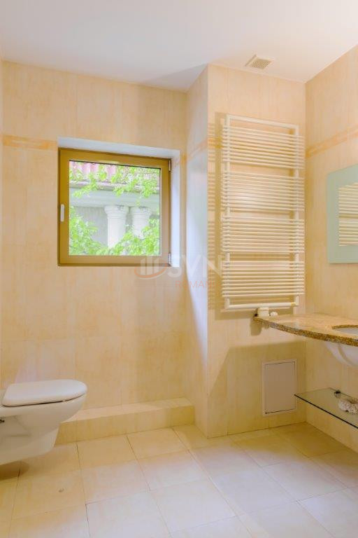 Apartament, 5 camere Bucuresti/Primaverii