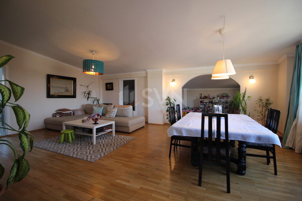 Apartament, 5 camere Bucuresti/Casin